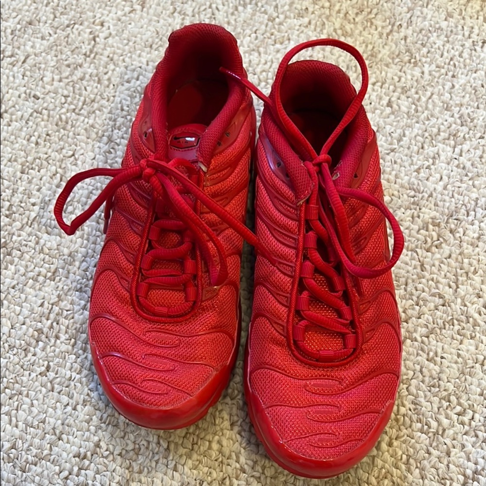Nike AirMax Red Athletic High-Top Shoes
